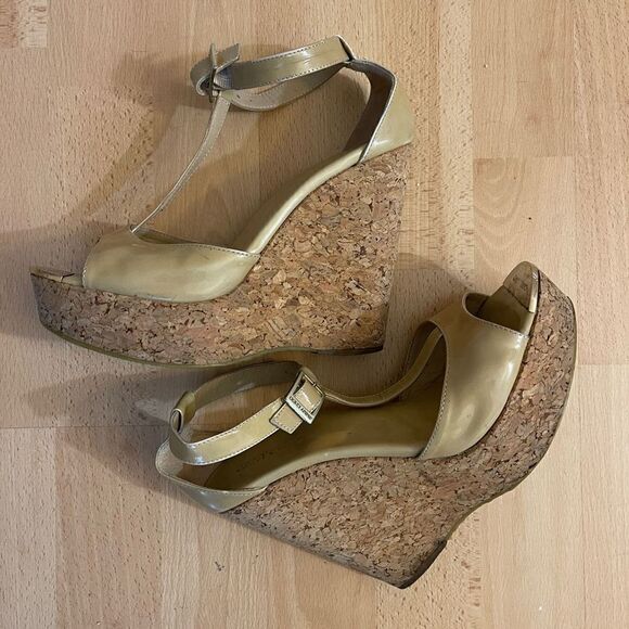 JIMMY CHOO Beige Patent Leather Pela Cork Wedge T Strap Sandals Size 38.5 - Picture 12 of 12